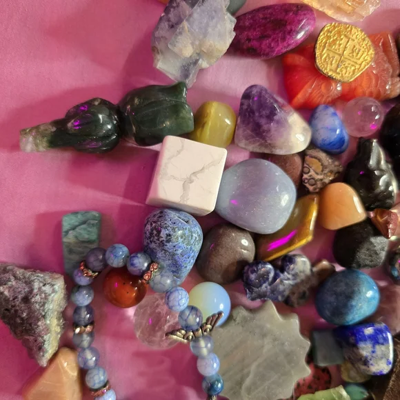 Assorted Gemstone Collection - Picture 2 of 3